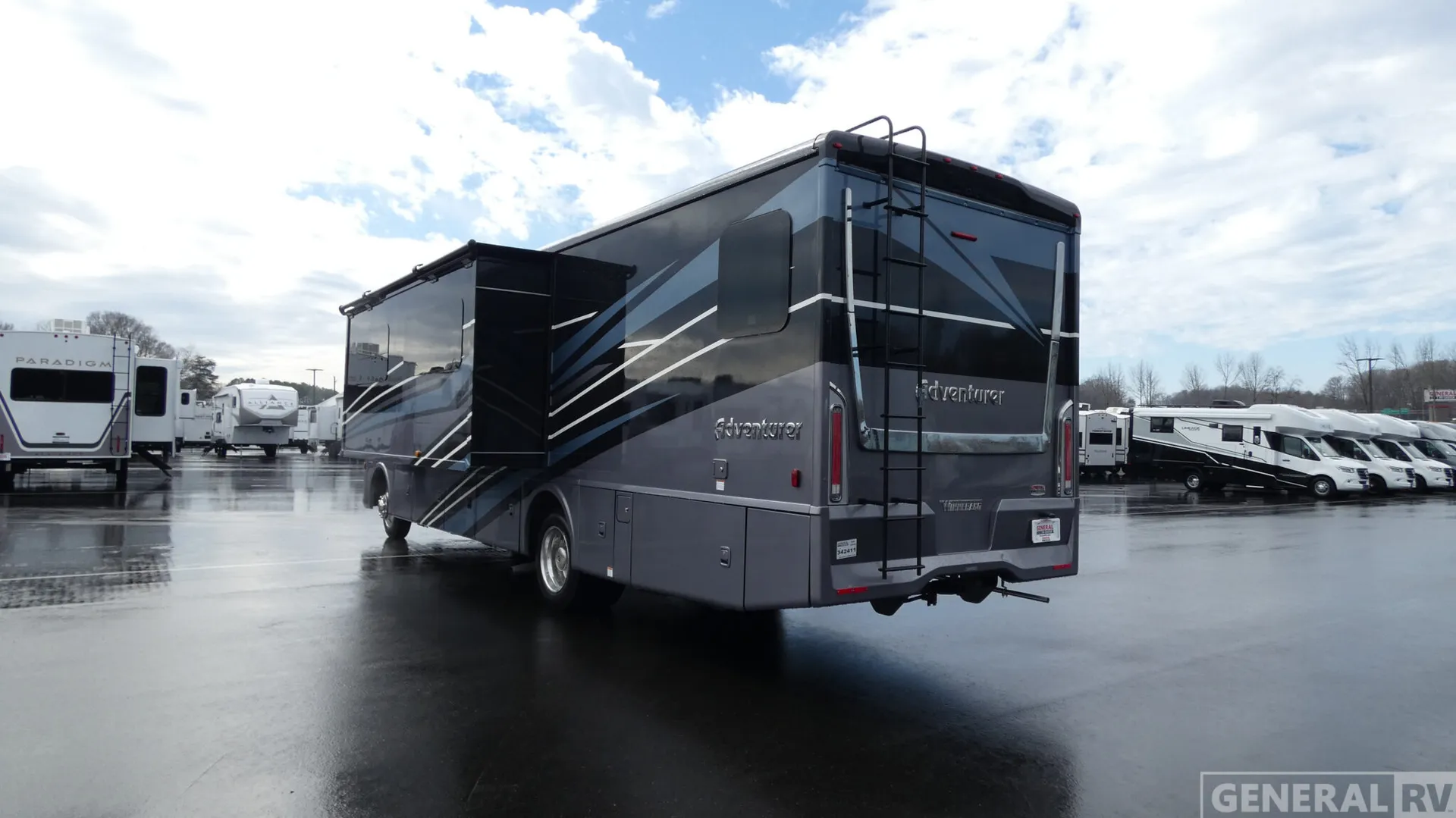 2026 Winnebago Adventurer 35F - Photo 4