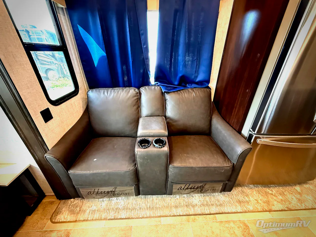 2021 Palomino Columbus 378MBC dealer photo 8 from Optimum RV