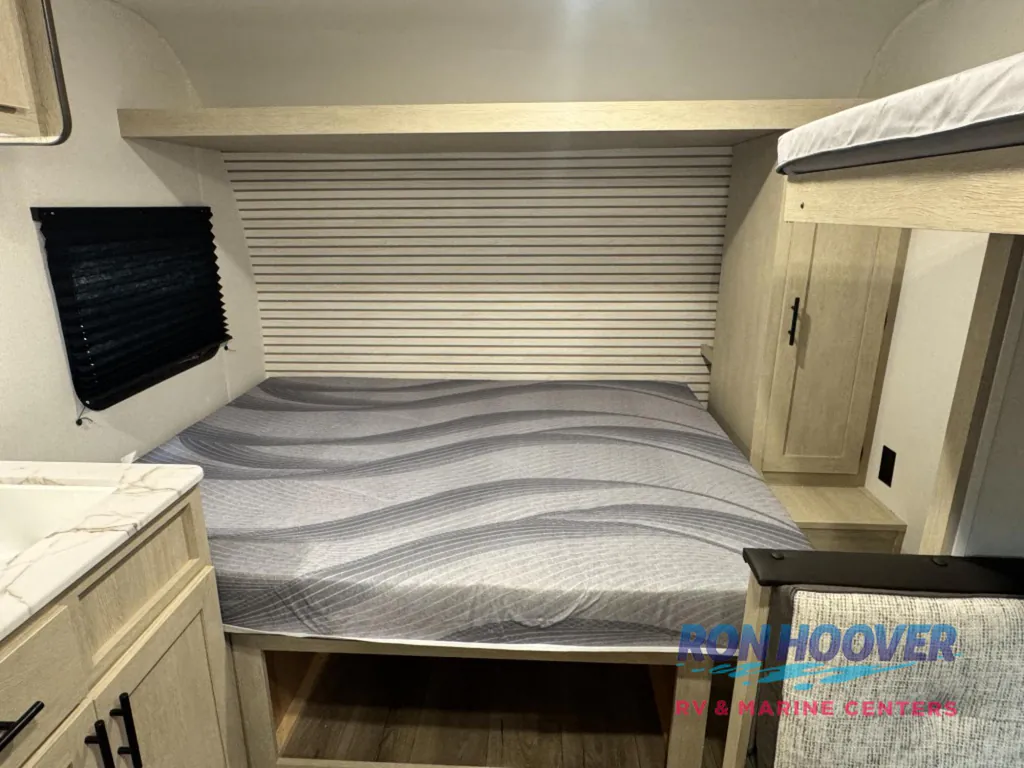 2026 Shasta Compact 17LB, Photos photo 18