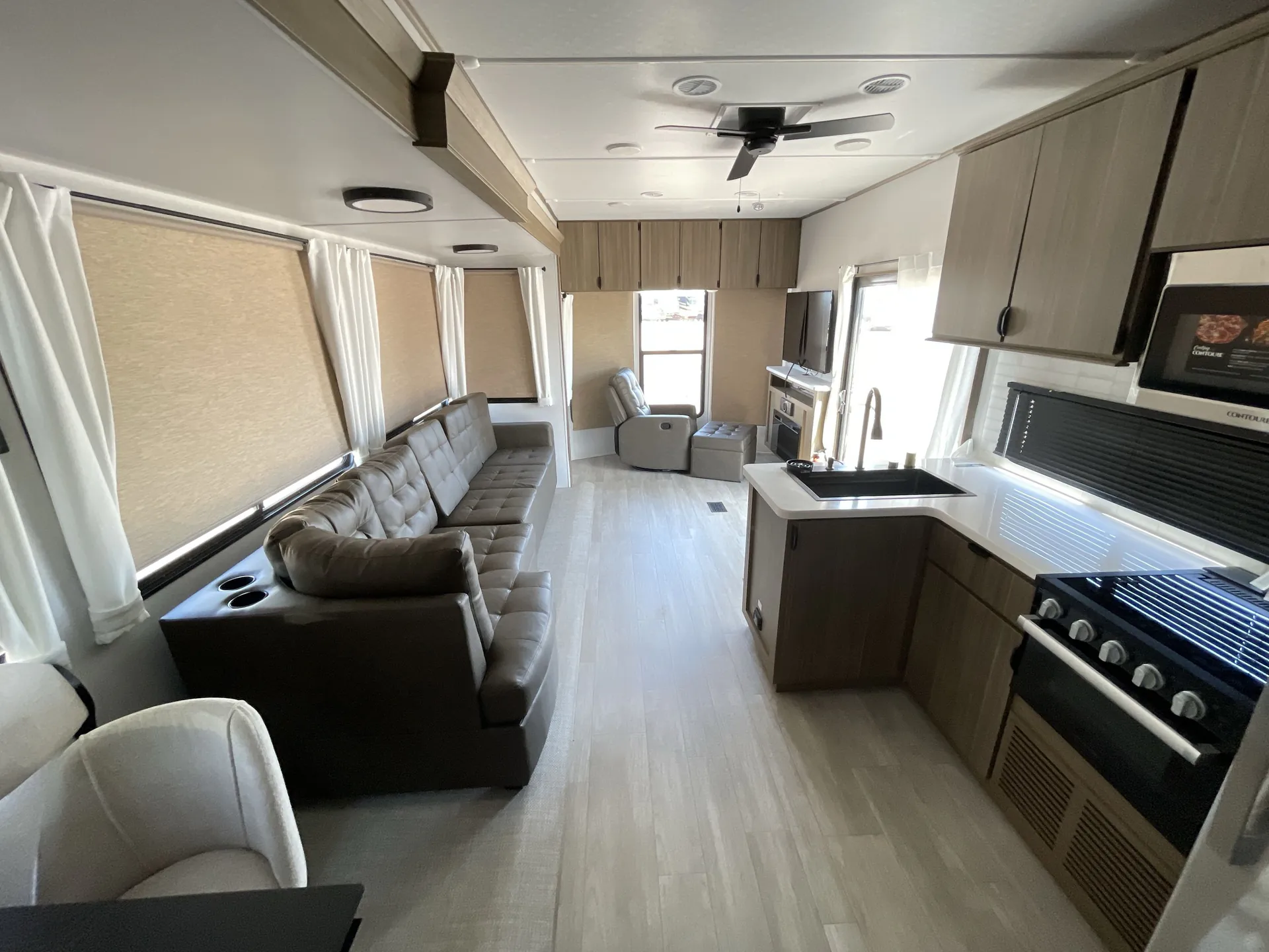 2025 Forest River Wildwood Lodge 40FDEN — living area main