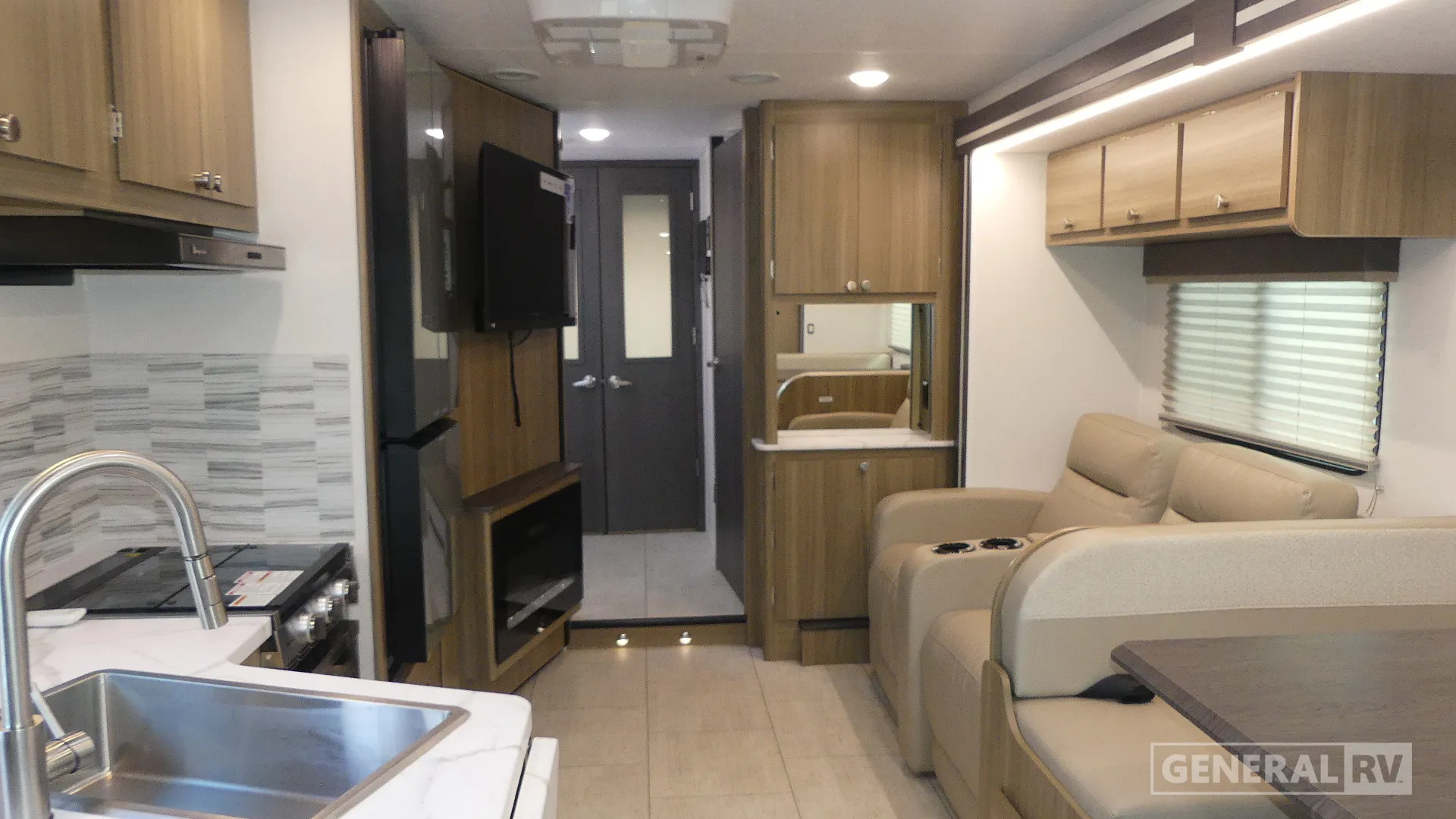 2026 Coachmen Freelander 30RS - Photo 3