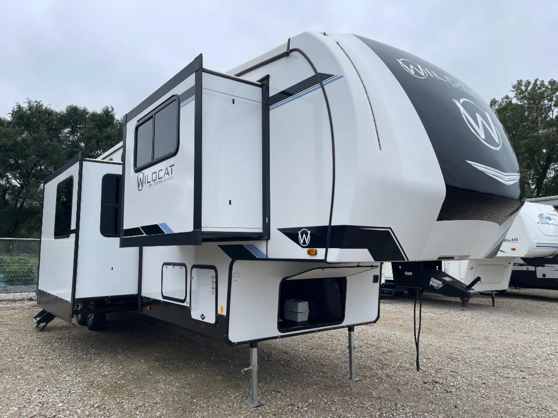 2024 Forest River Wildcat 35FL - Photo 2