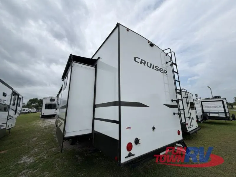 2025 CrossRoads Cruiser 37LF - Photo 4