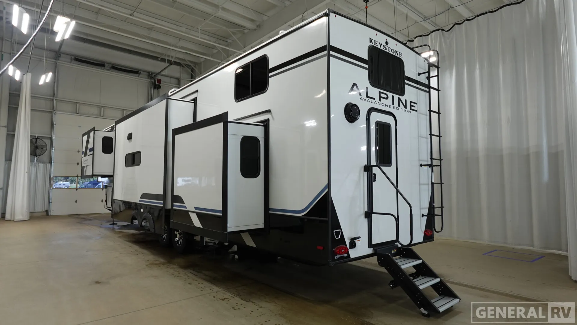 2026 Keystone Alpine Avalanche Edition 390DS - Photo 4