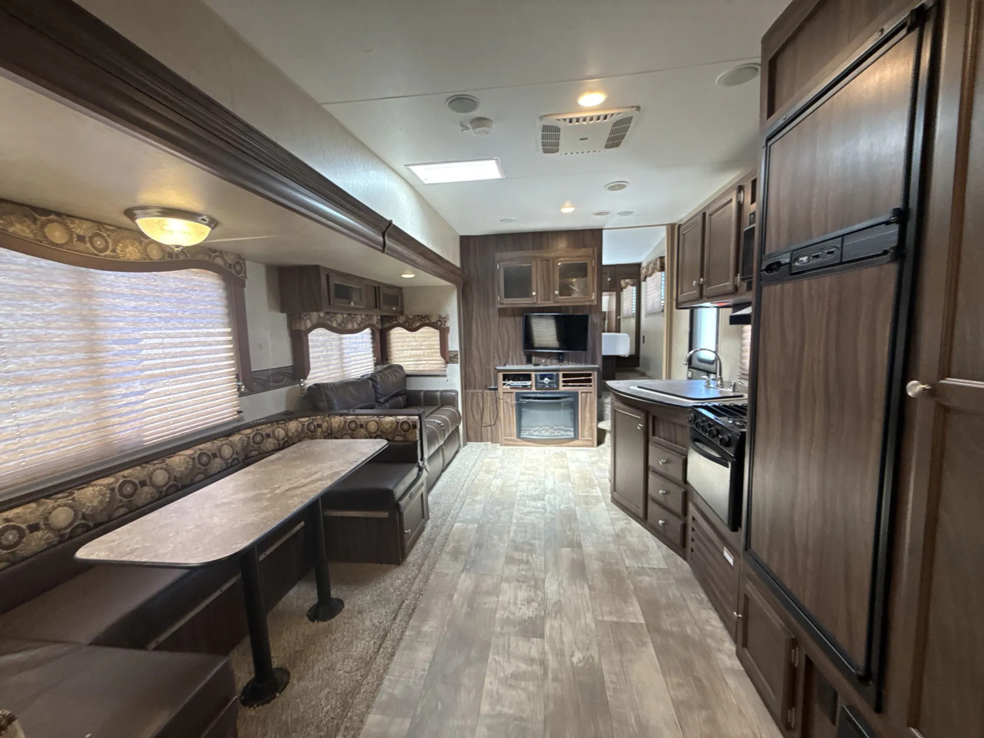 2017 k-z rv Sportsmen 261BHK — living area main