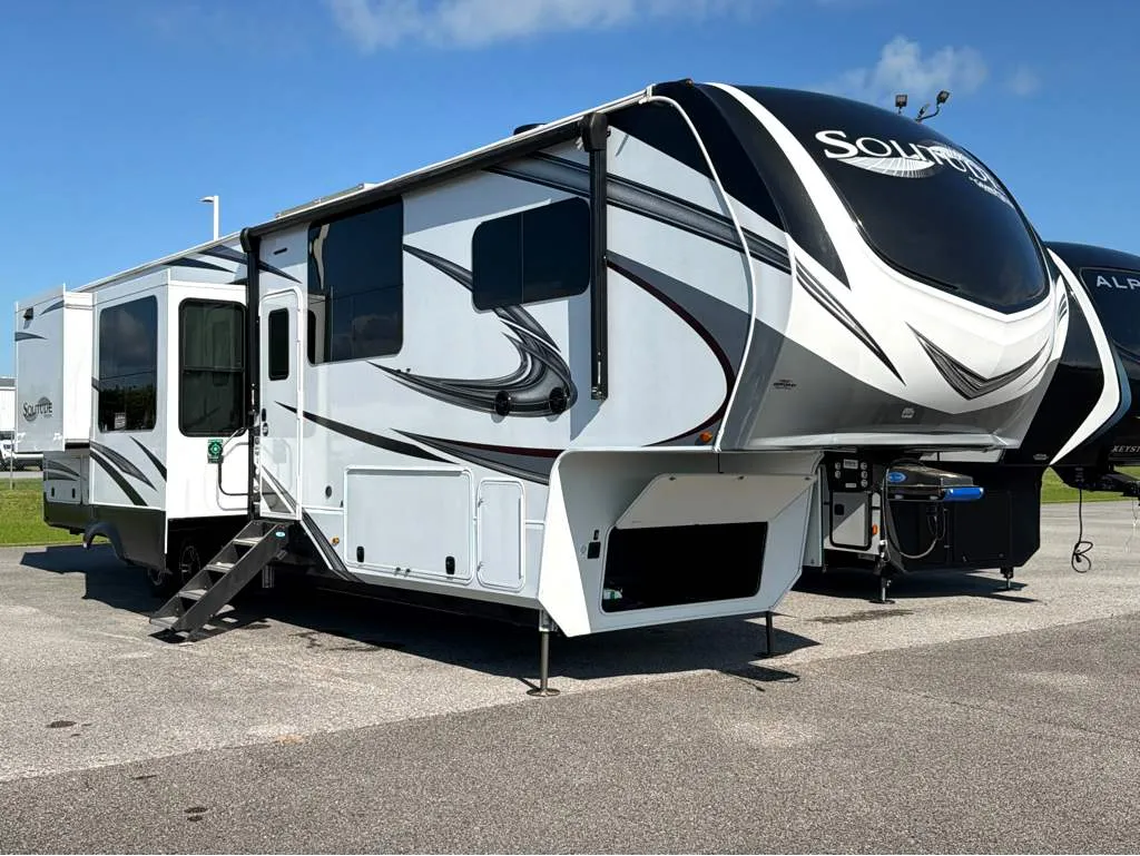 2022 Grand Design Solitude 390RK - Photo 2