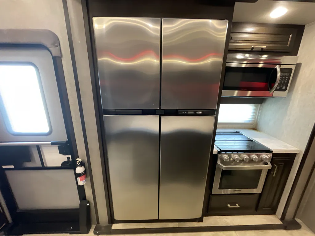 2019 Grand Design Momentum 399TH, Photos photo 8