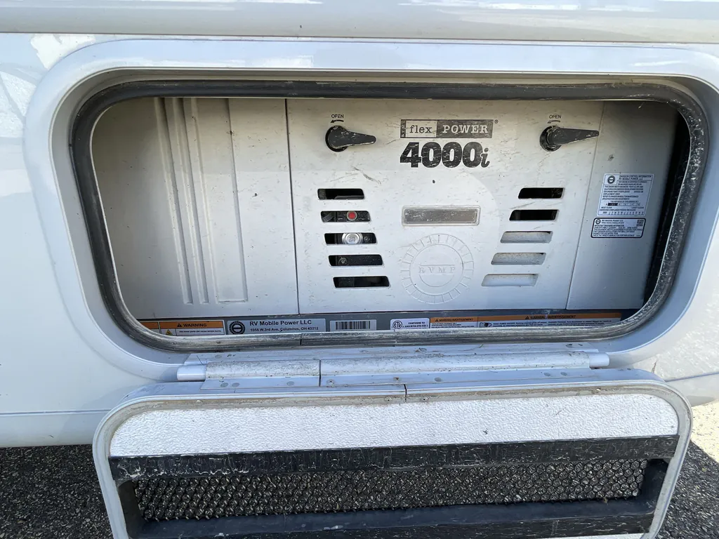 2025 Thor Motor Coach Axis 26.2, Photos photo 3