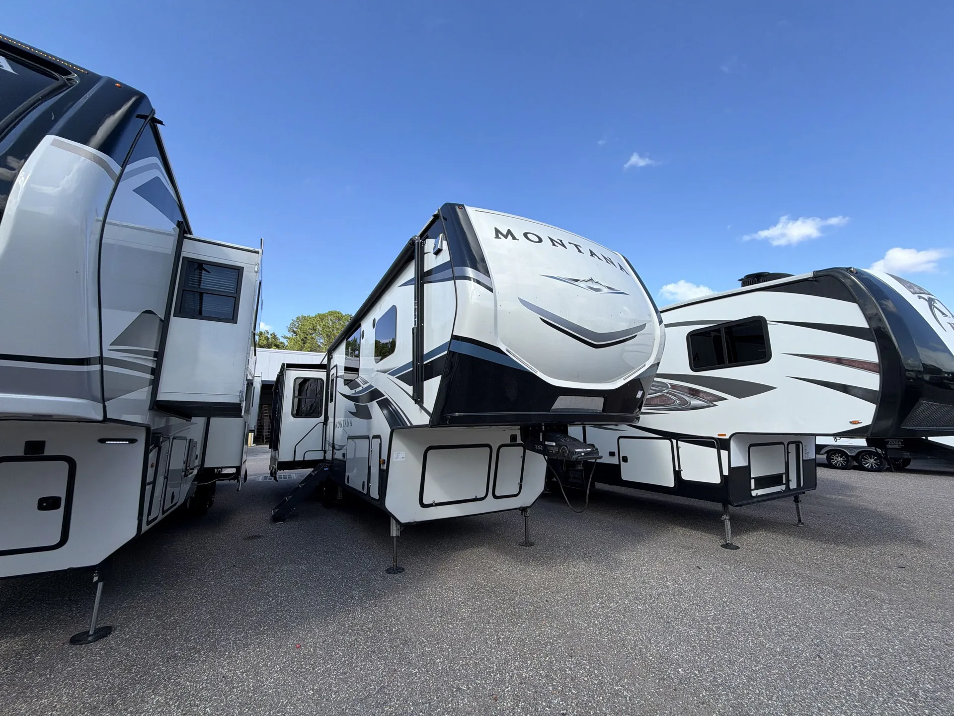 2021 Keystone Montana 3231CK