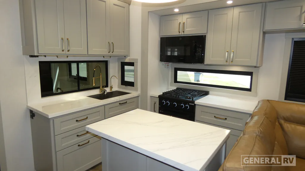 2025 Brinkley Model G 3250, Photos photo 6