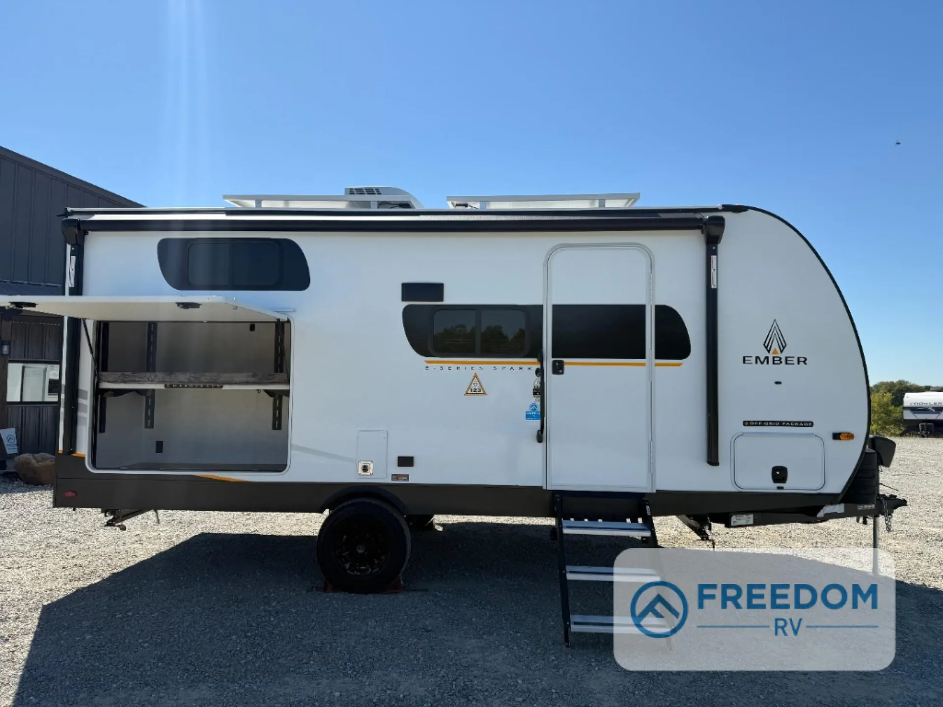 2026 Ember RV E-Series 19ETS - Photo 4