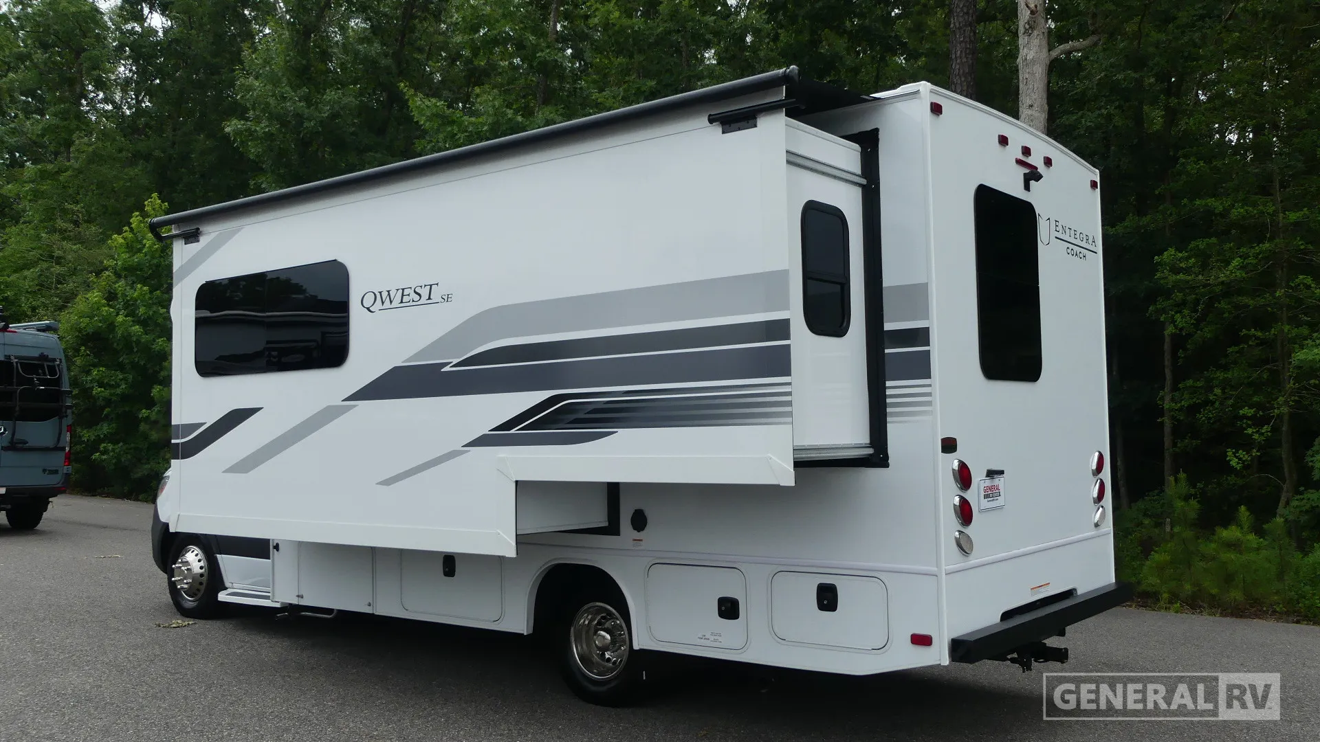 2027 Entegra Coach Qwest SE 24L - Photo 4