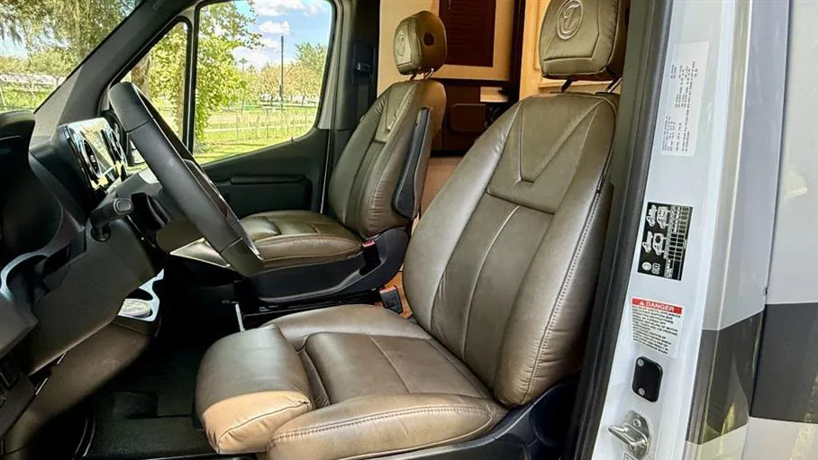 2027 Tiffin Wayfarer 25 PW, Photos photo 10