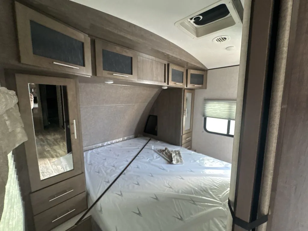 2018 Forest River RV Surveyor Legend 295QBLE, Photos photo 31