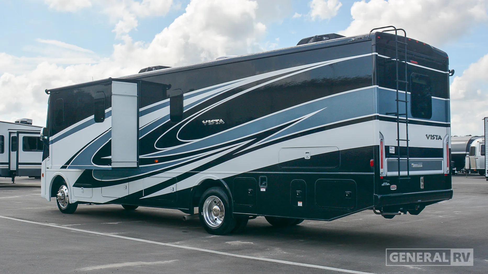 2025 Winnebago Vista 34R - Photo 4