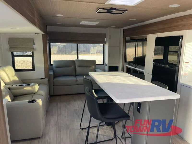 2026 Forest River Vibe 2800RL - Photo 3