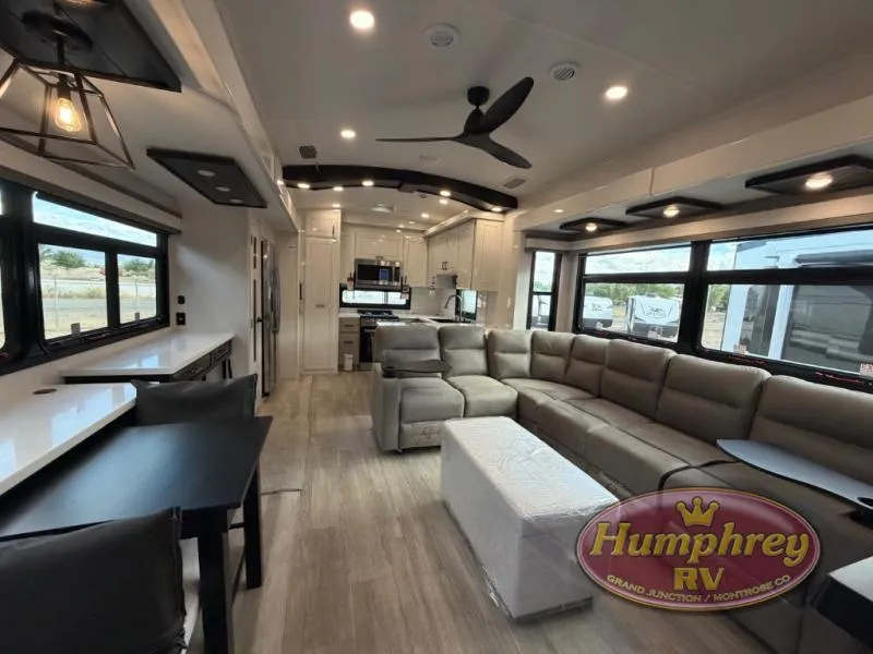 2026 Jayco Pinnacle 38FBRK - Photo 3
