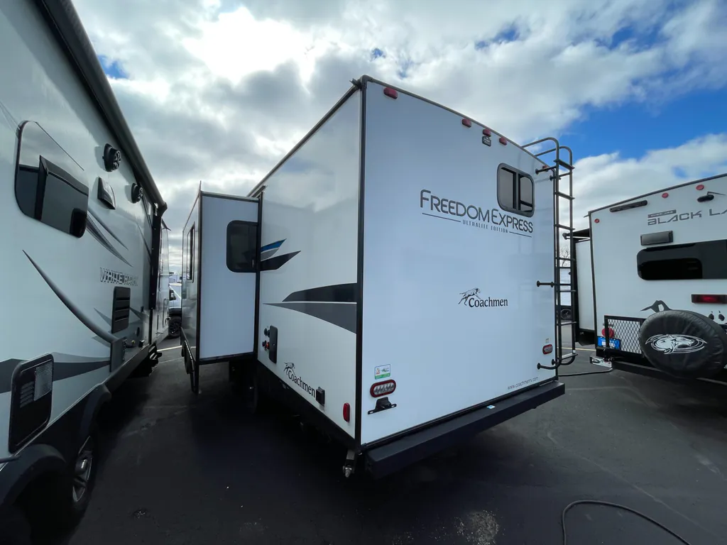 2024 Coachmen Freedom Express Ultra Lite 258BHS, Photos photo 18