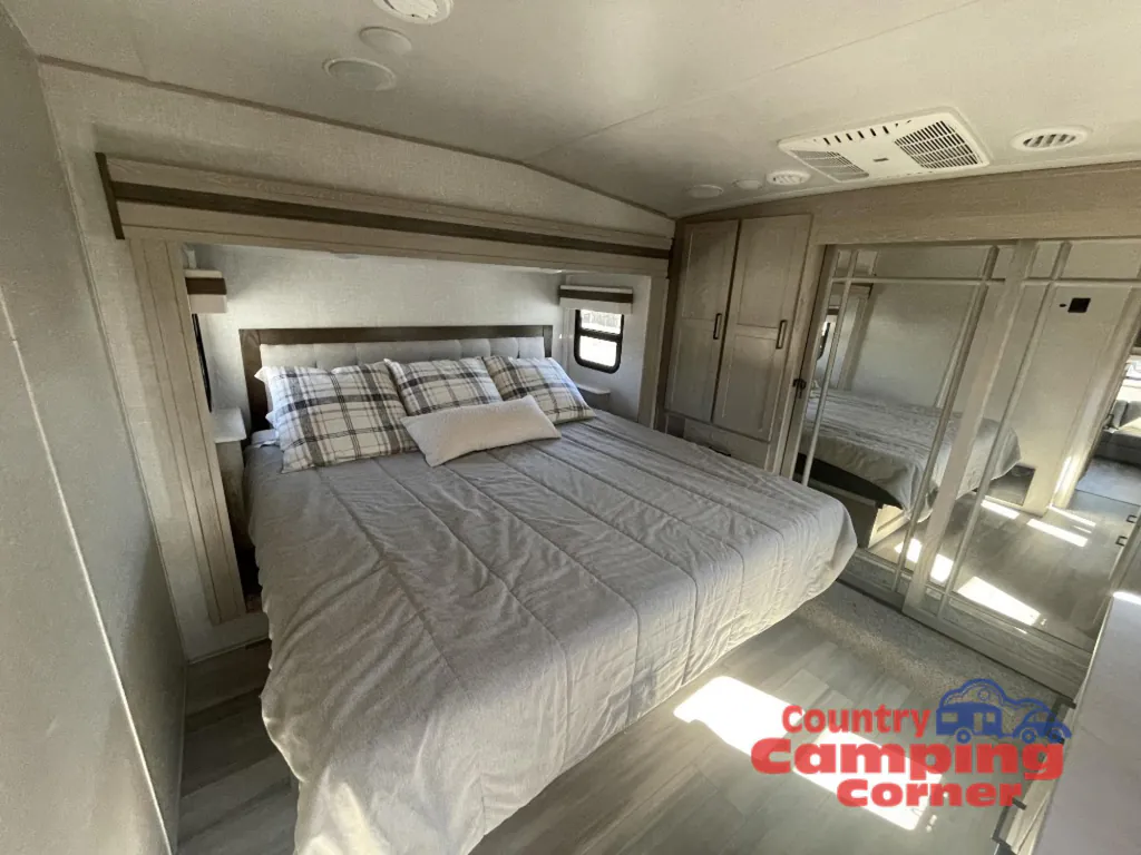 2022 Forest River Rockwood Signature Ultra Lite 8288SB, Photos photo 18