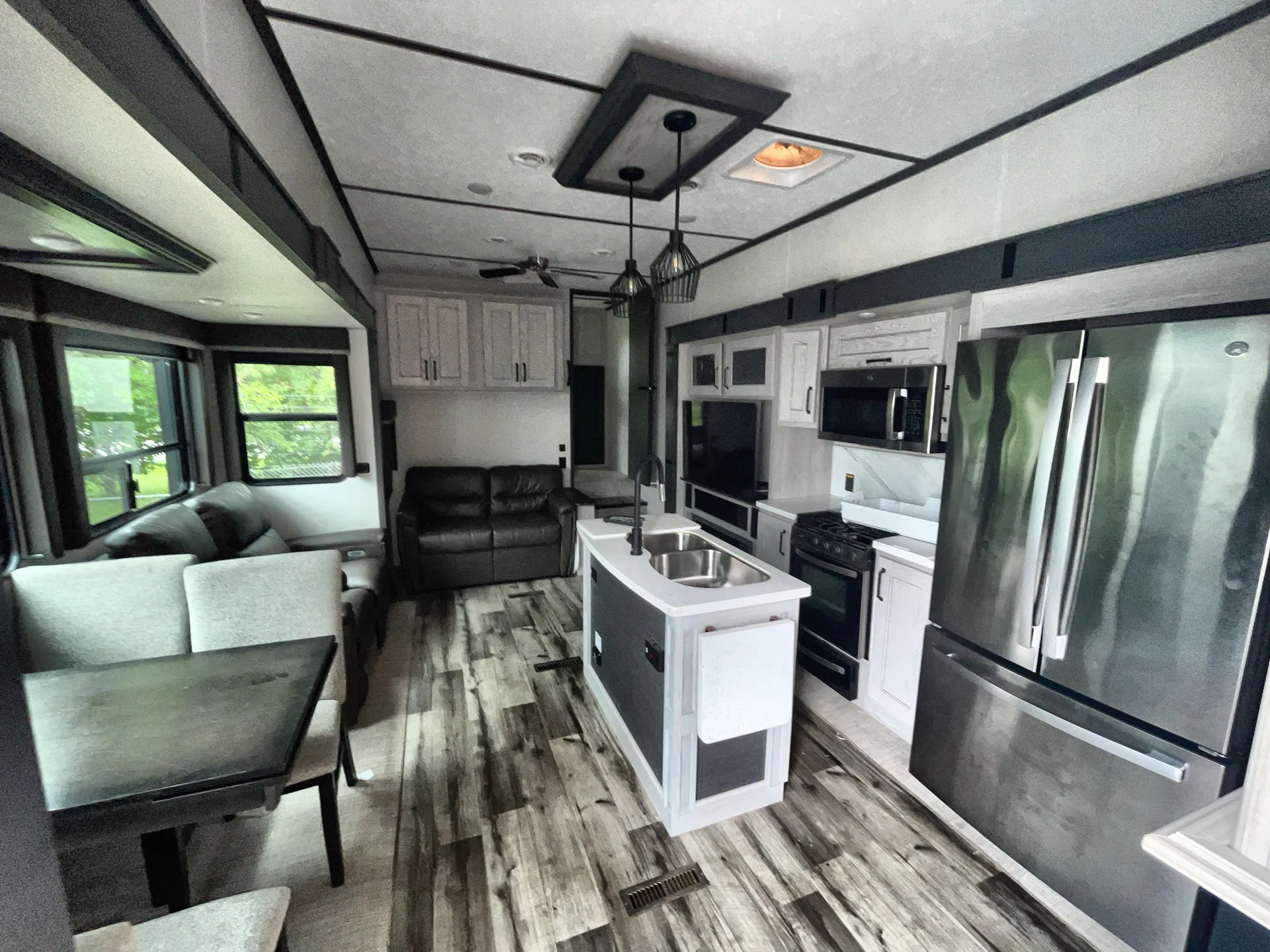 2022 Keystone Montana High Country 351BH — living area main