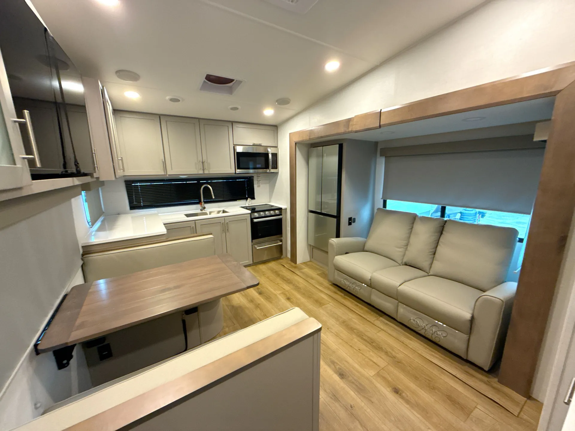 2026 Alliance RV Avenue 23ML - Photo 3