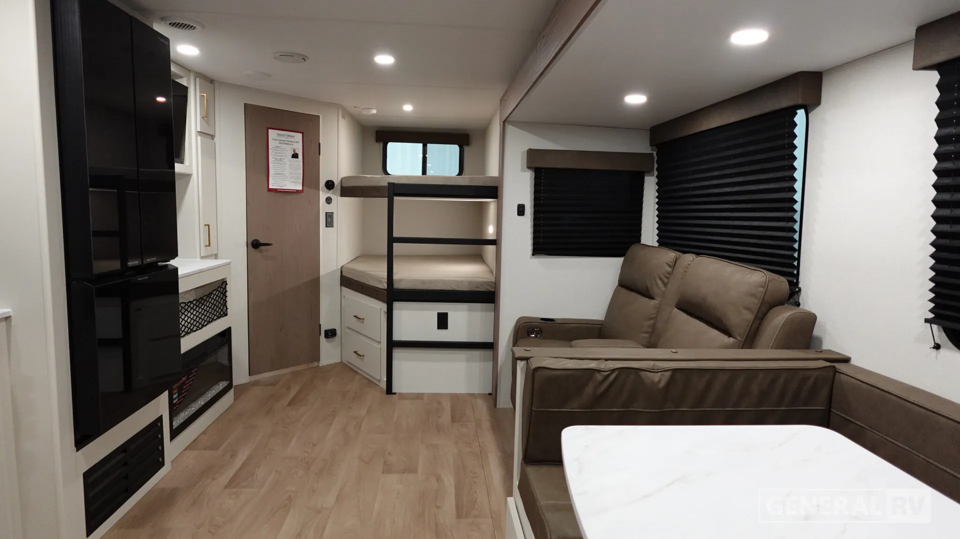 2027 Grand Design Transcend Xplor 27DBX - Photo 3