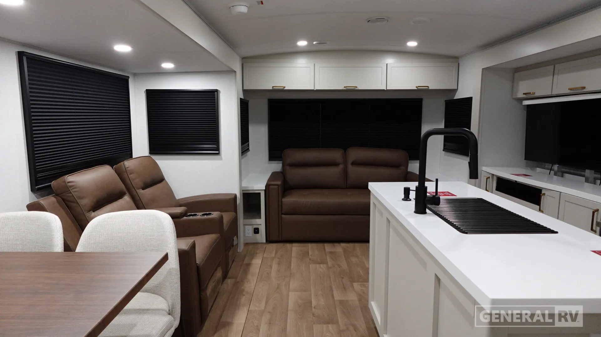 2026 Grand Design Imagine 2970RL - Photo 3