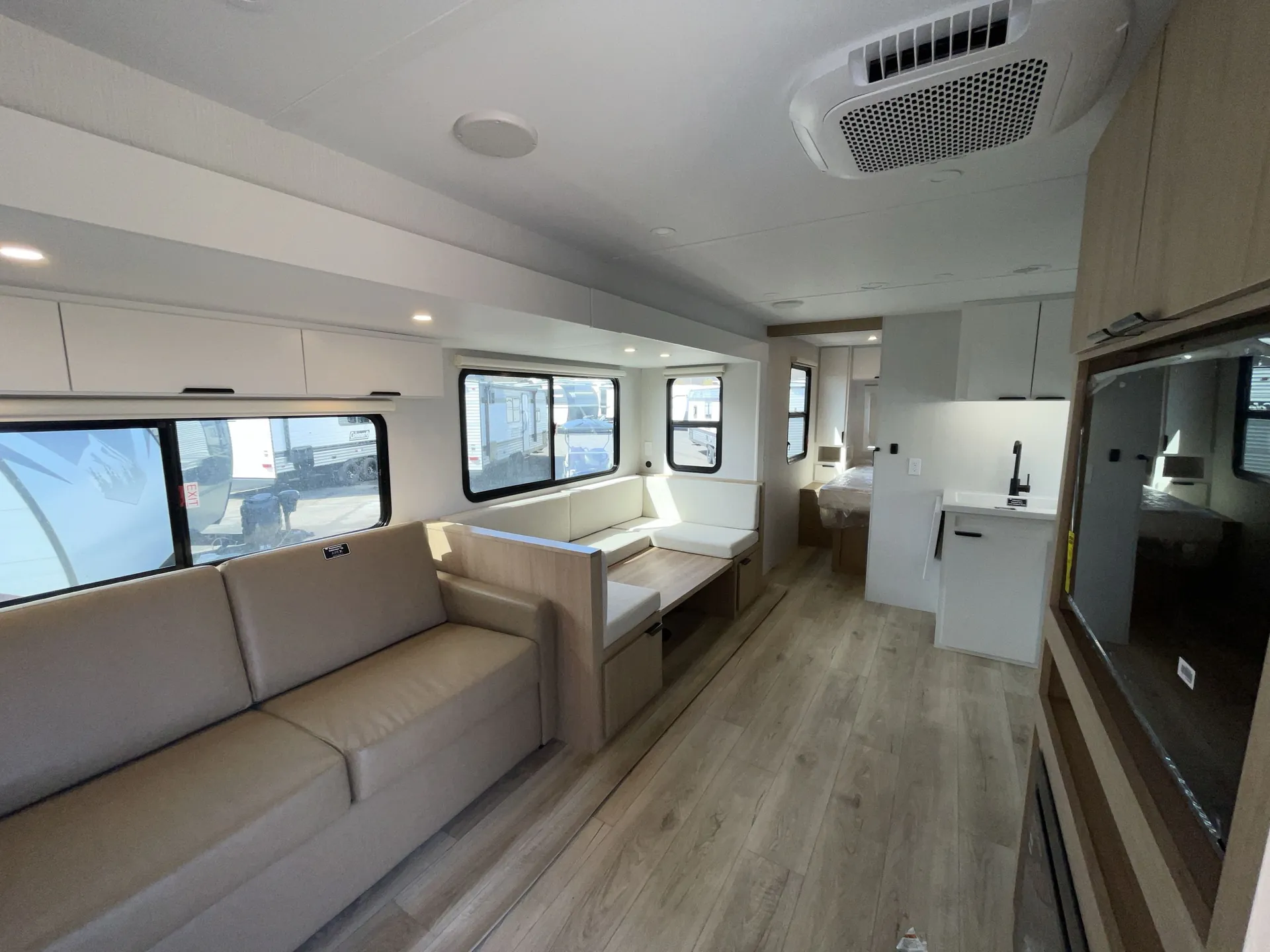 2026 Winnebago Thrive 28BHS — living area main