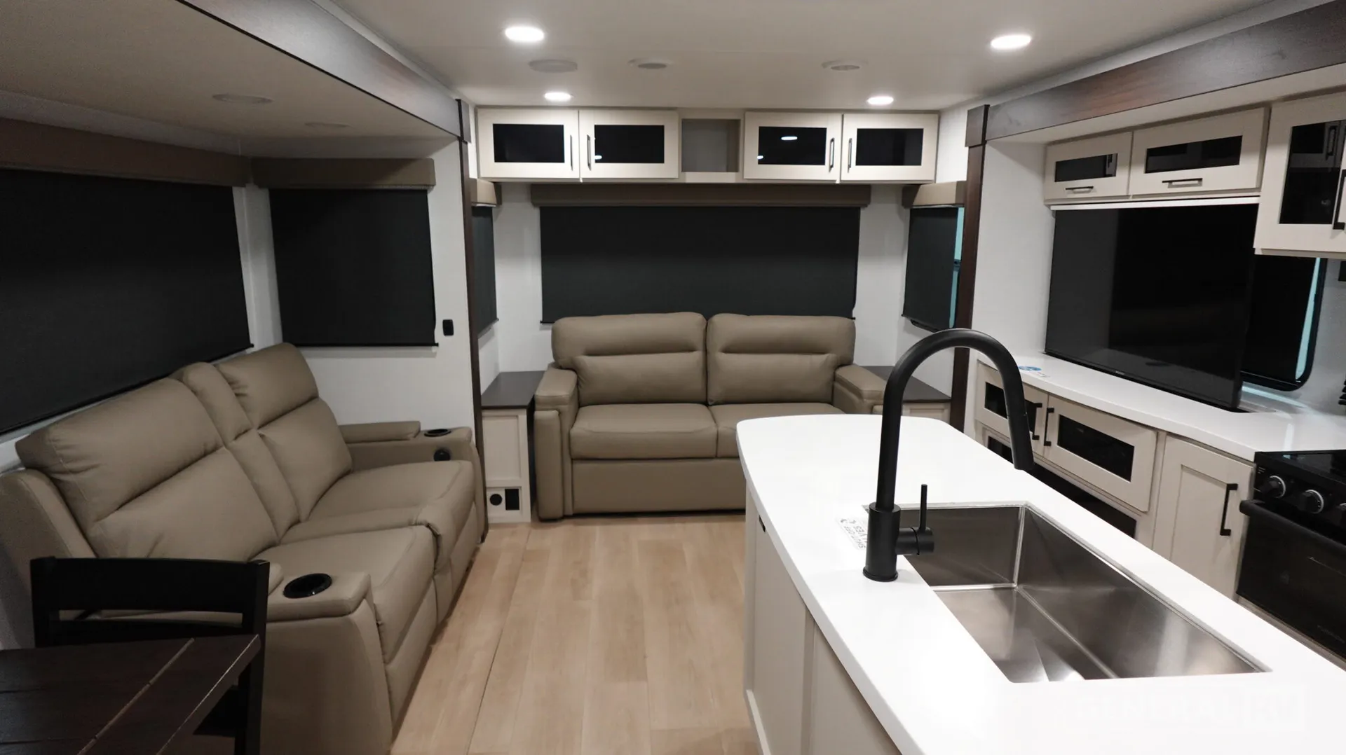 2027 Alliance RV Delta 292RL - Photo 3