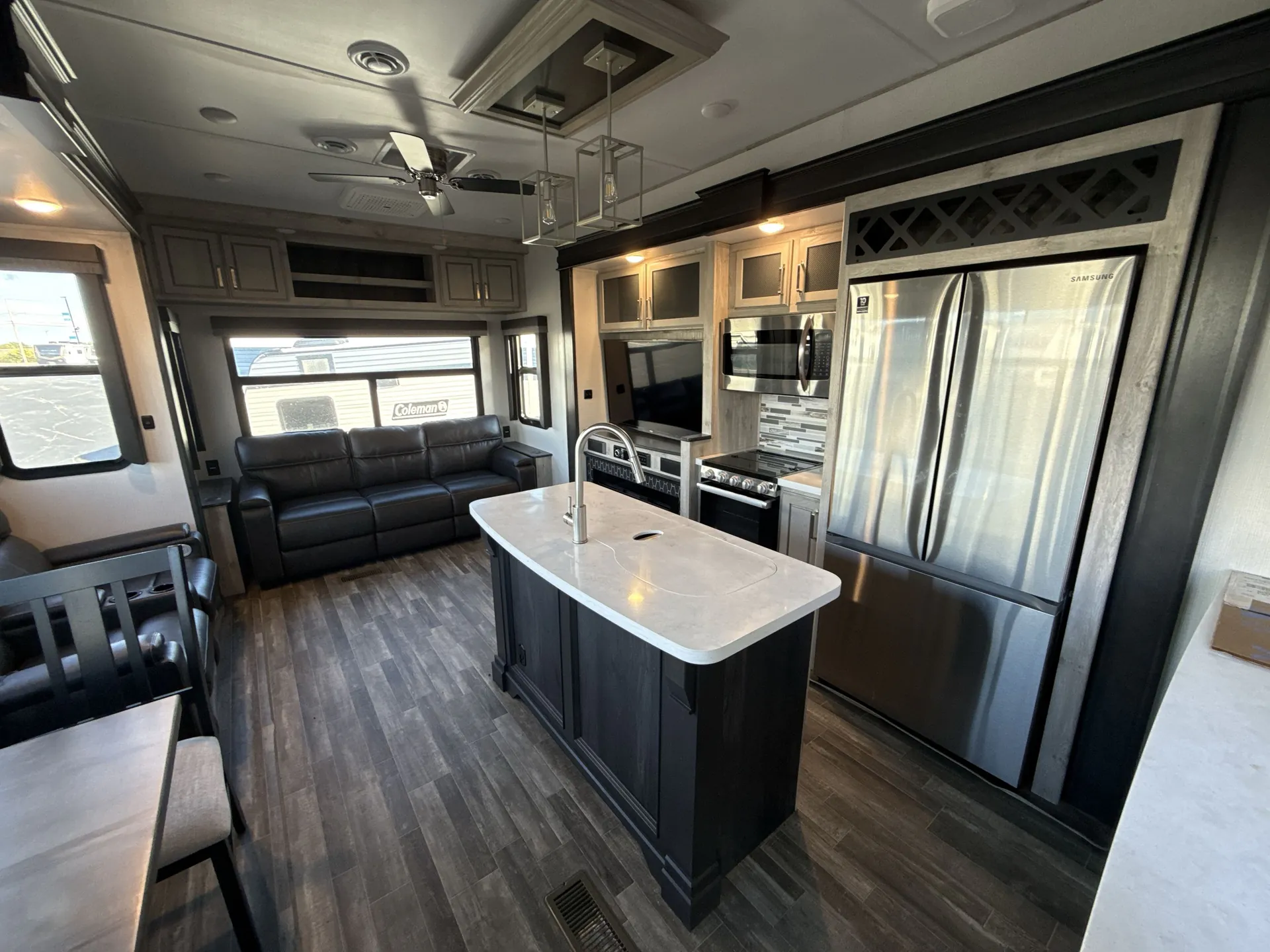 2022 Keystone Avalanche 372MB — living area main
