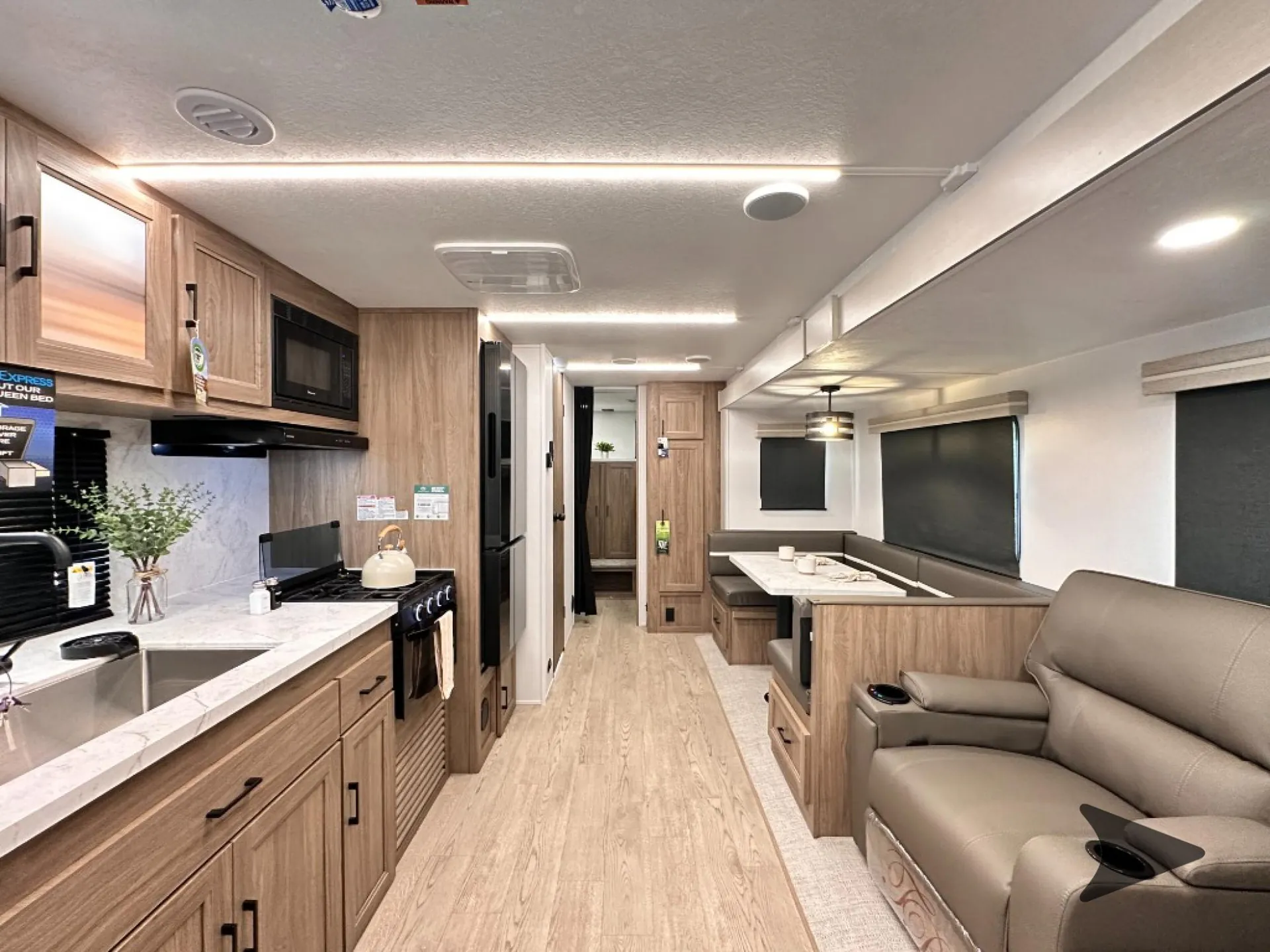 2026 Coachmen Freedom Express Ultra Lite 292BHDS - Photo 3