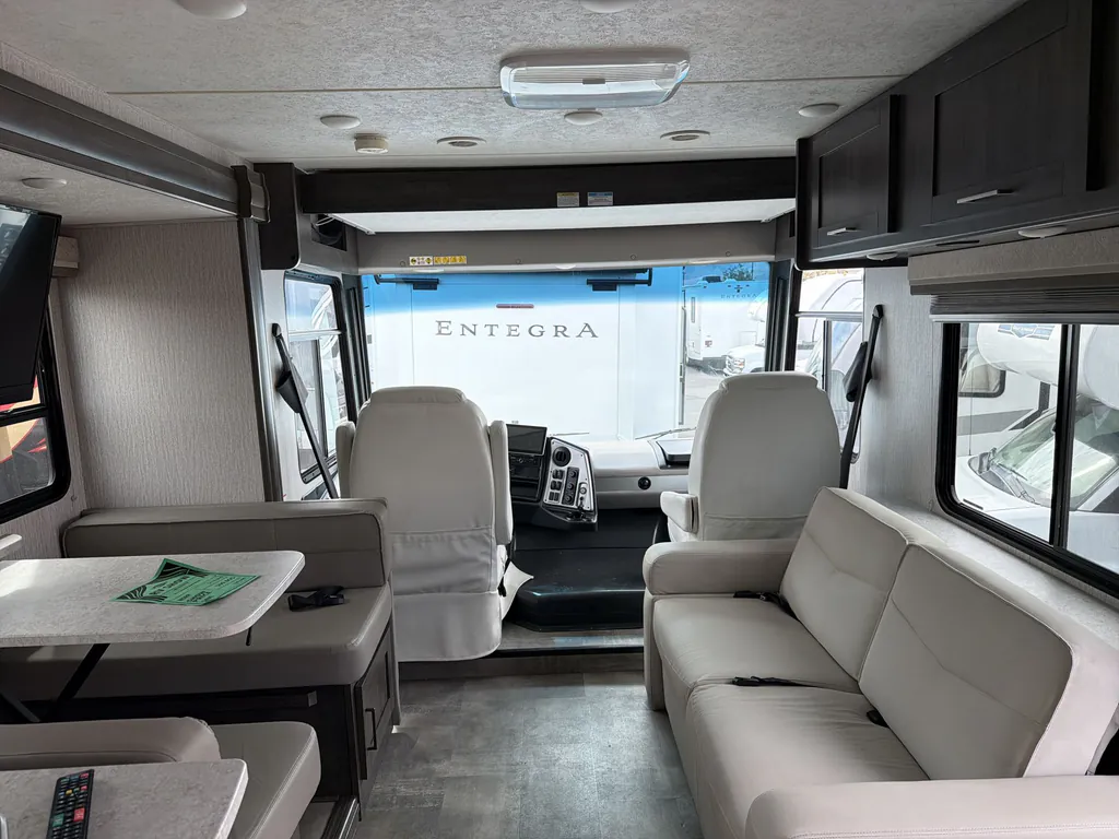 2023 Coachmen Pursuit 31BH, Photos photo 29