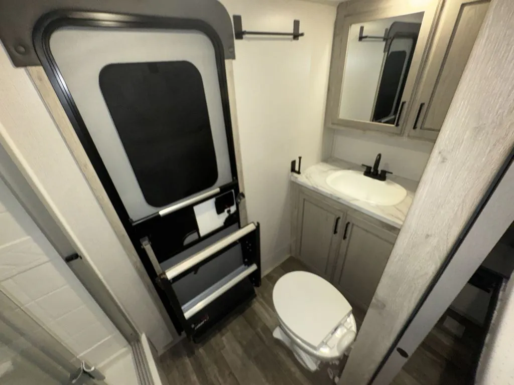 2023 Keystone Avalanche 390DS, Photos photo 21