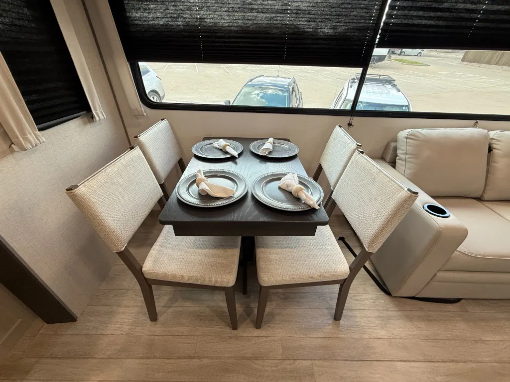 2027 Coachmen Catalina Legacy Edition 343BHTS (2 Queen Beds), Photos photo 41