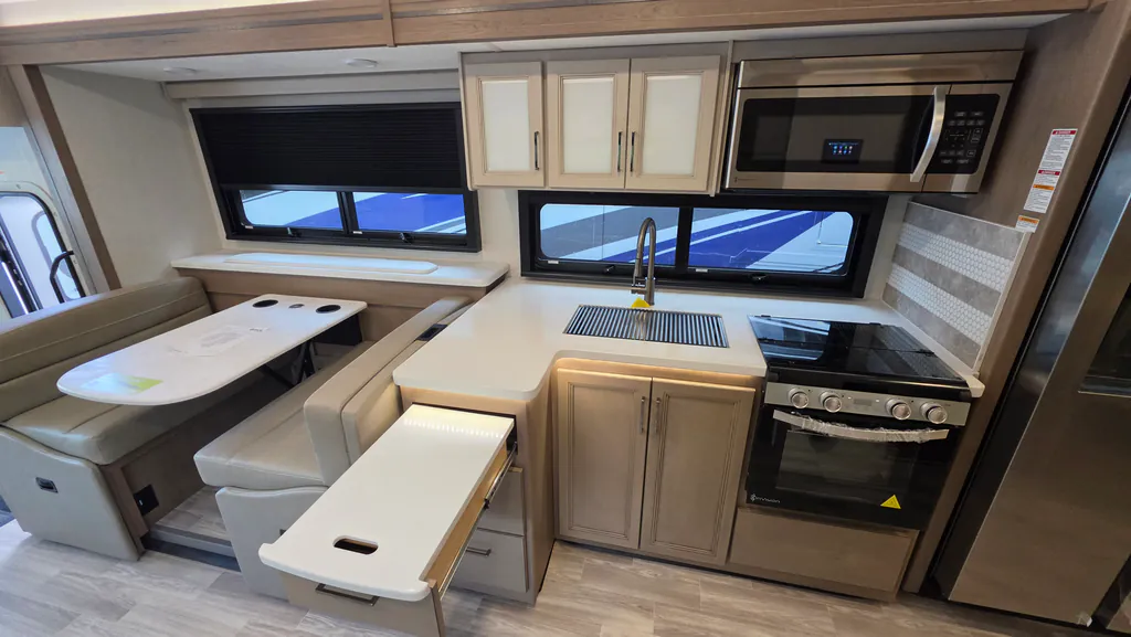 2027 Thor Motor Coach Windsport 36H, Photos photo 12
