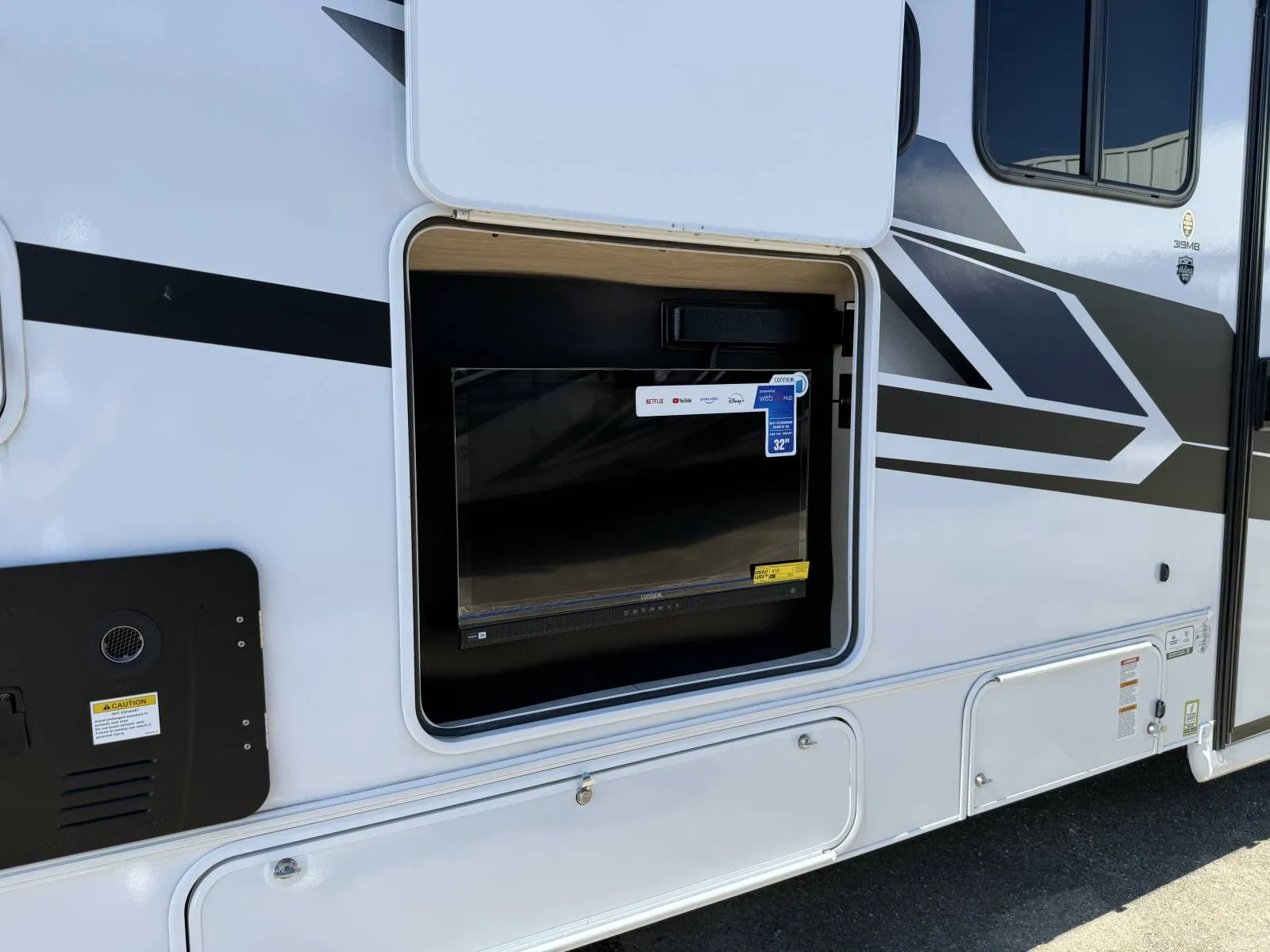 2026 Coachmen Leprechaun 319MB - Photo 4