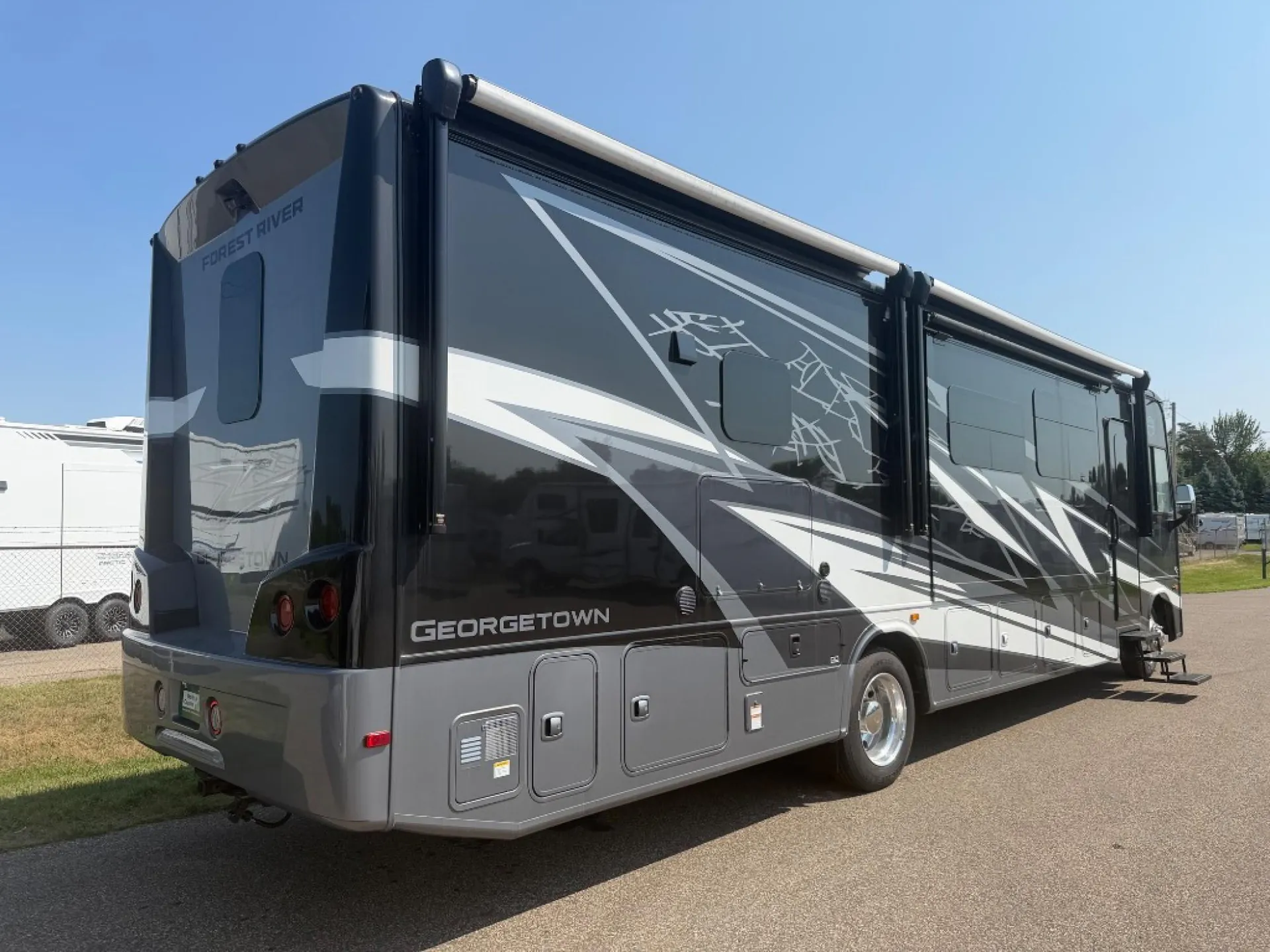 2026 Forest River Georgetown 5 Series GT5 34H5 — Photo 6