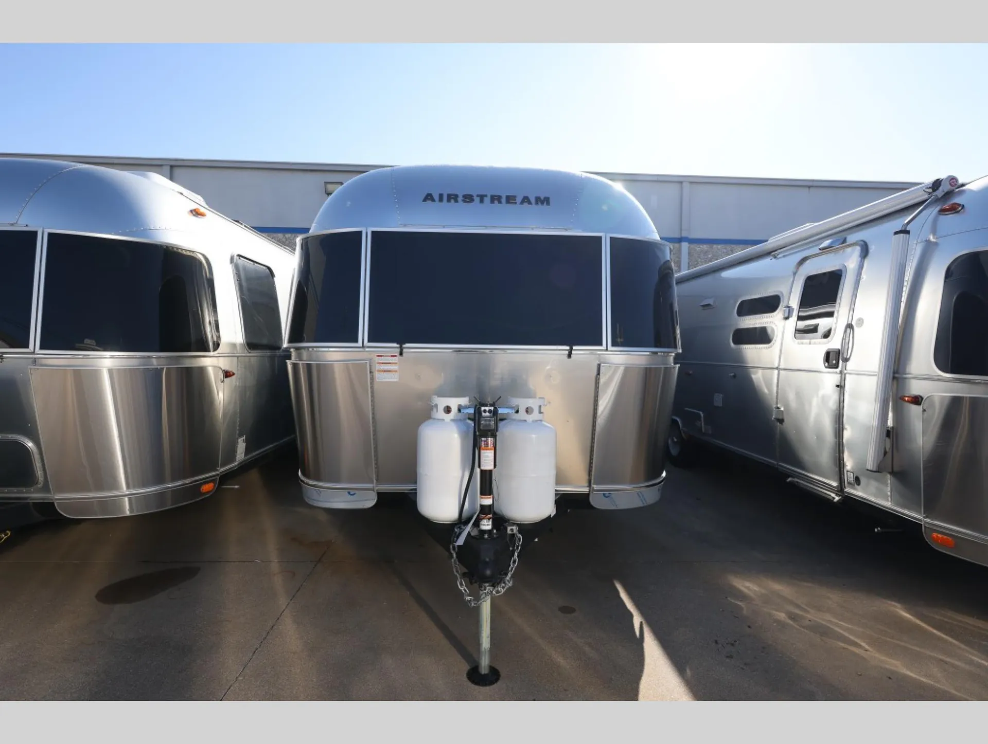 2026 Airstream Flying Cloud 28RB Twin - Photo 4