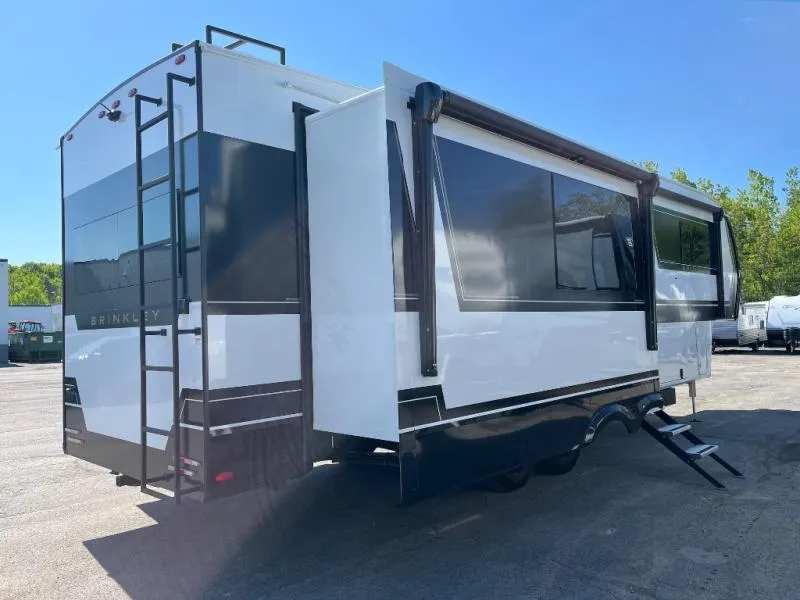 2027 Brinkley Model Z New    3200 - Photo 3