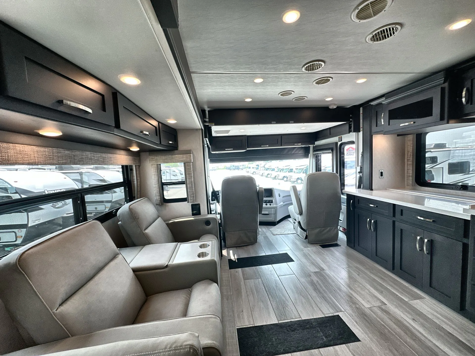 2026 Newmar Northern Star 3709 - Photo 4
