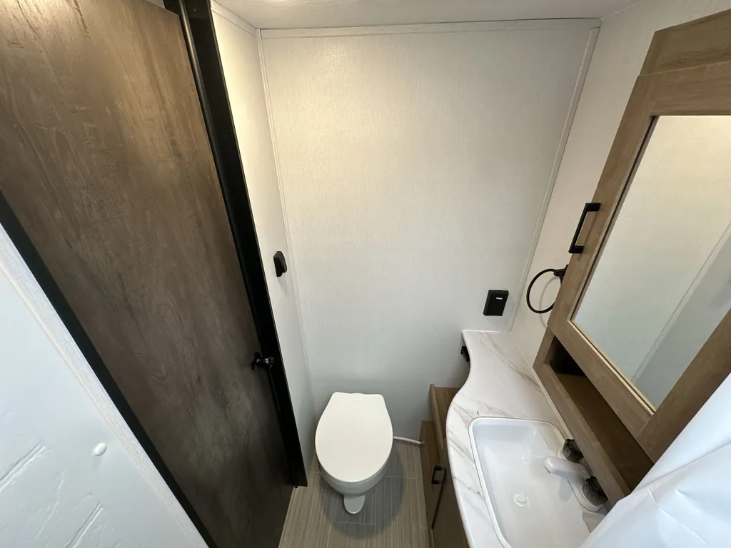 2024 Coachmen Freedom Express Select 29SE, Photos photo 28