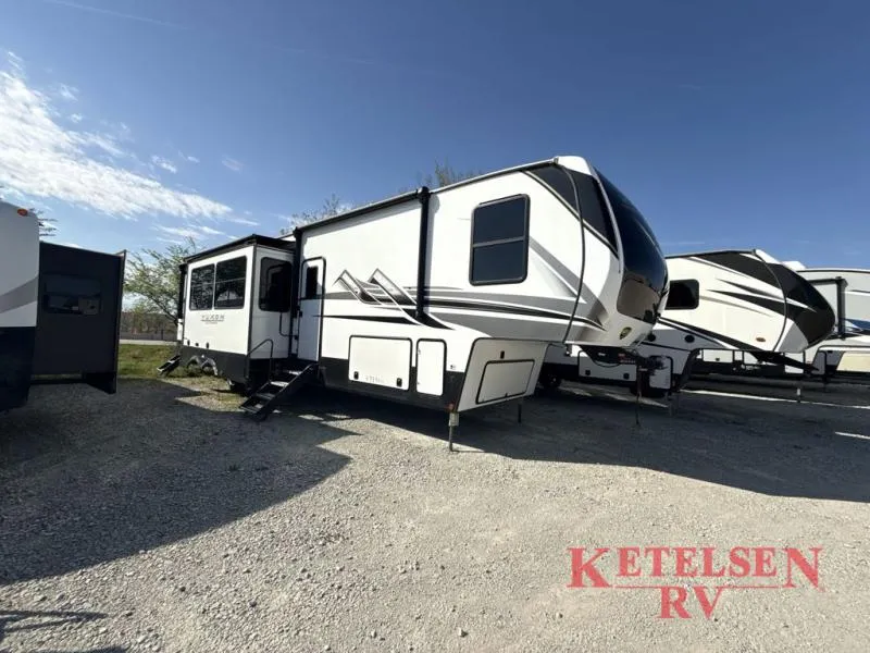 2024 Dutchmen Yukon 412DB - Photo 3
