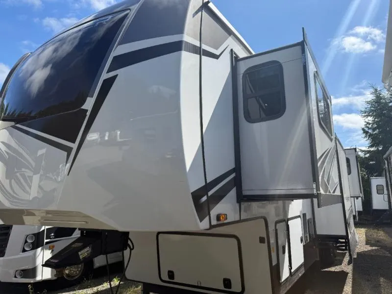2024 Forest River Sandpiper Luxury 391FLRB - Photo 3
