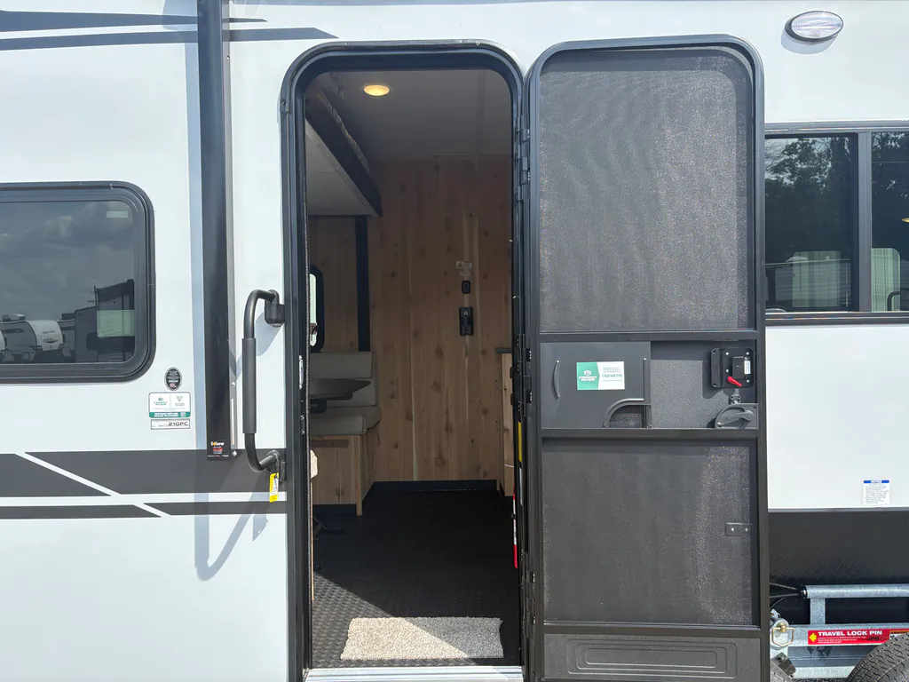 2027 Forest River Cherokee Grey Wolf 21GP, Photos photo 8