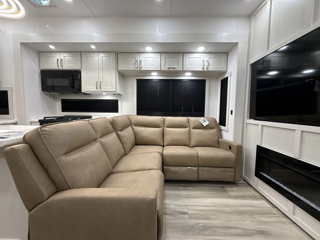 2027 Brinkley Model G 3970, Photos photo 5