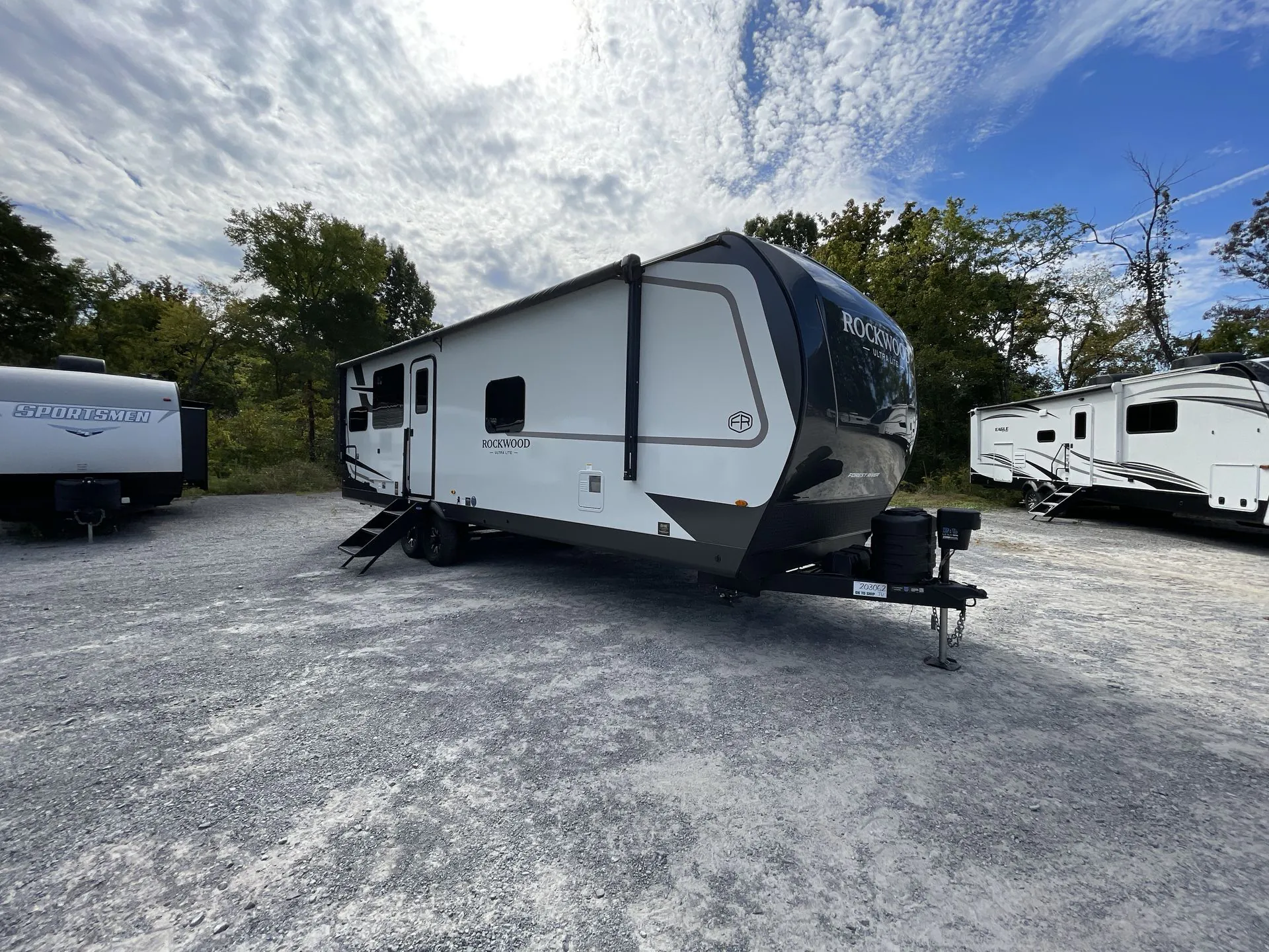 2027 Forest River Rockwood Ultra Lite 2711RK - Photo 2