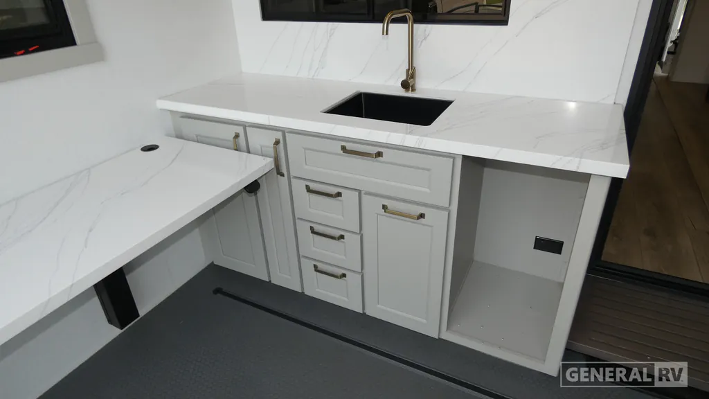 2025 Brinkley Model G 3250, Photos photo 37