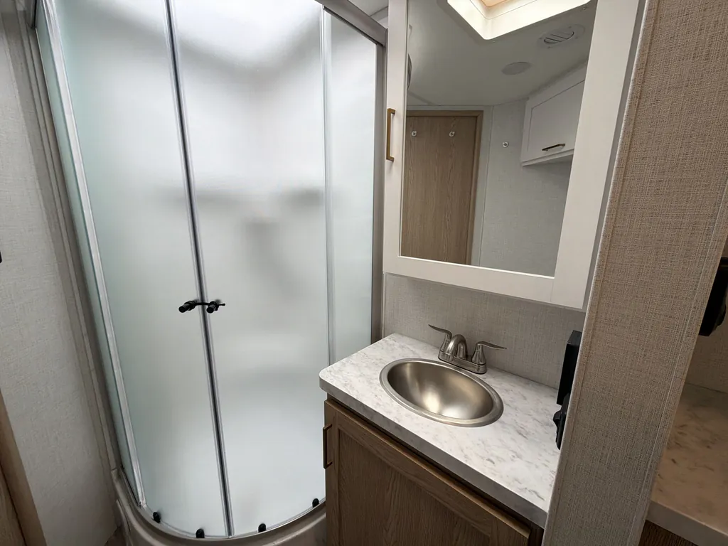 2027 Thor Motor Coach Freedom Elite 31FE, Photos photo 23