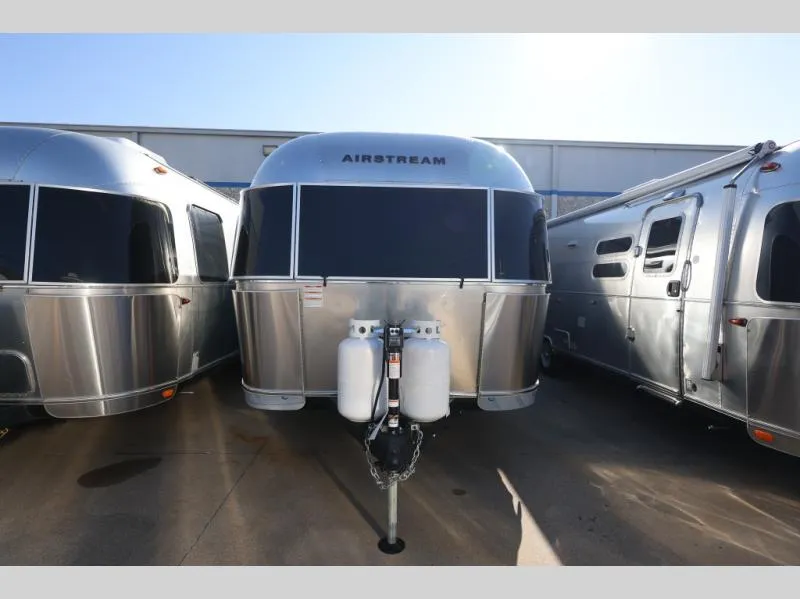 2026 Airstream Flying Cloud 28RB Twin - Photo 4