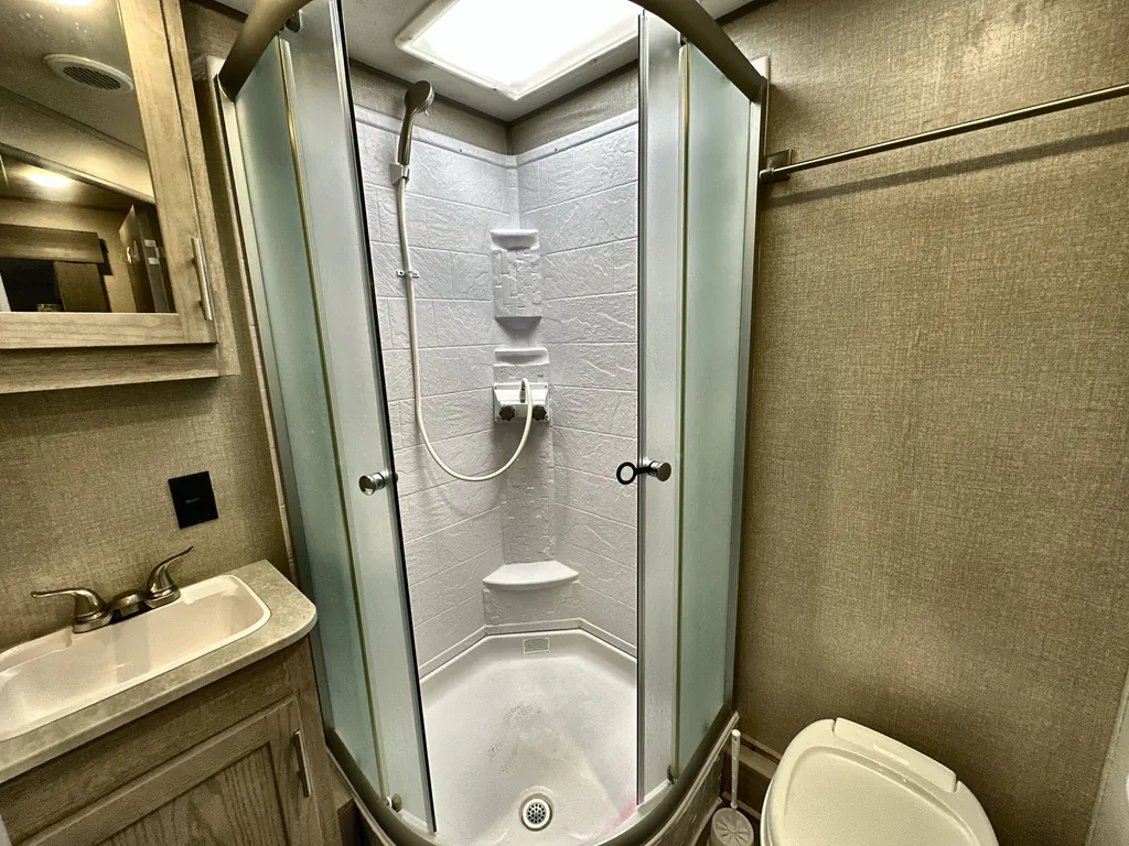 2022 Coachmen Catalina Legacy Edition 243RBS, Photos photo 17